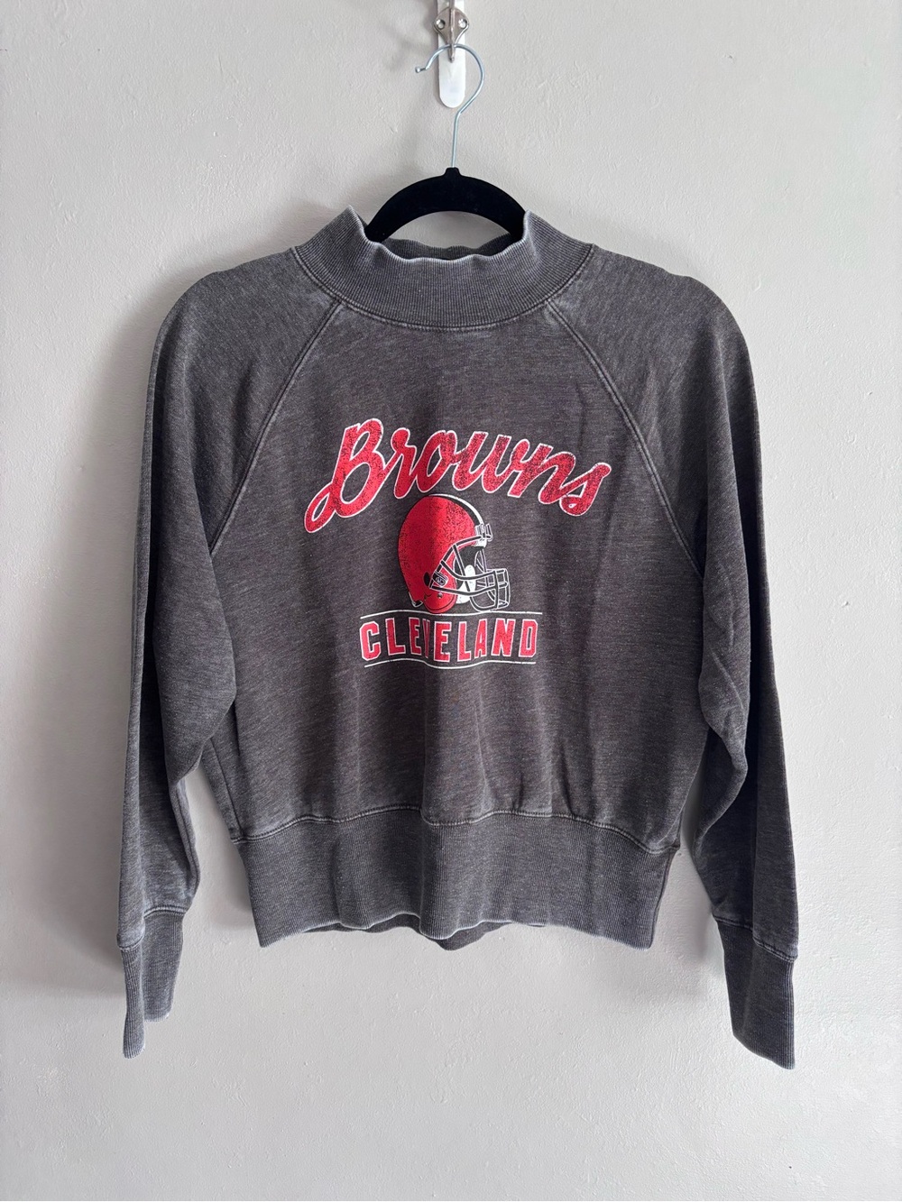 Cleveland Browns Women's Vintage-Style Gray Mockneck Sweatshirt